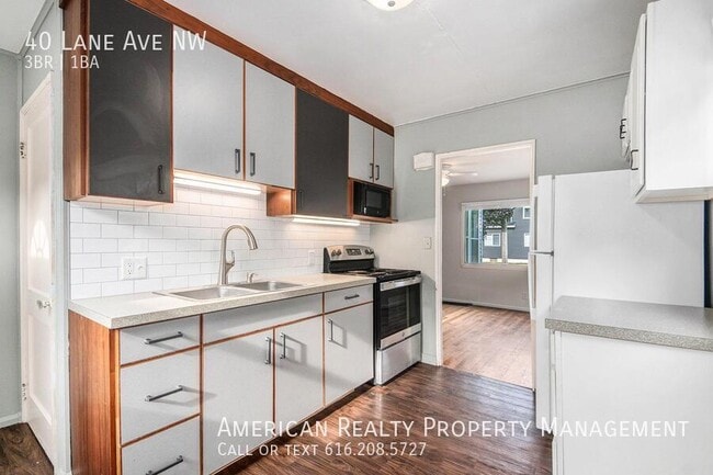 Foto del edificio - 40 Lane Ave NW