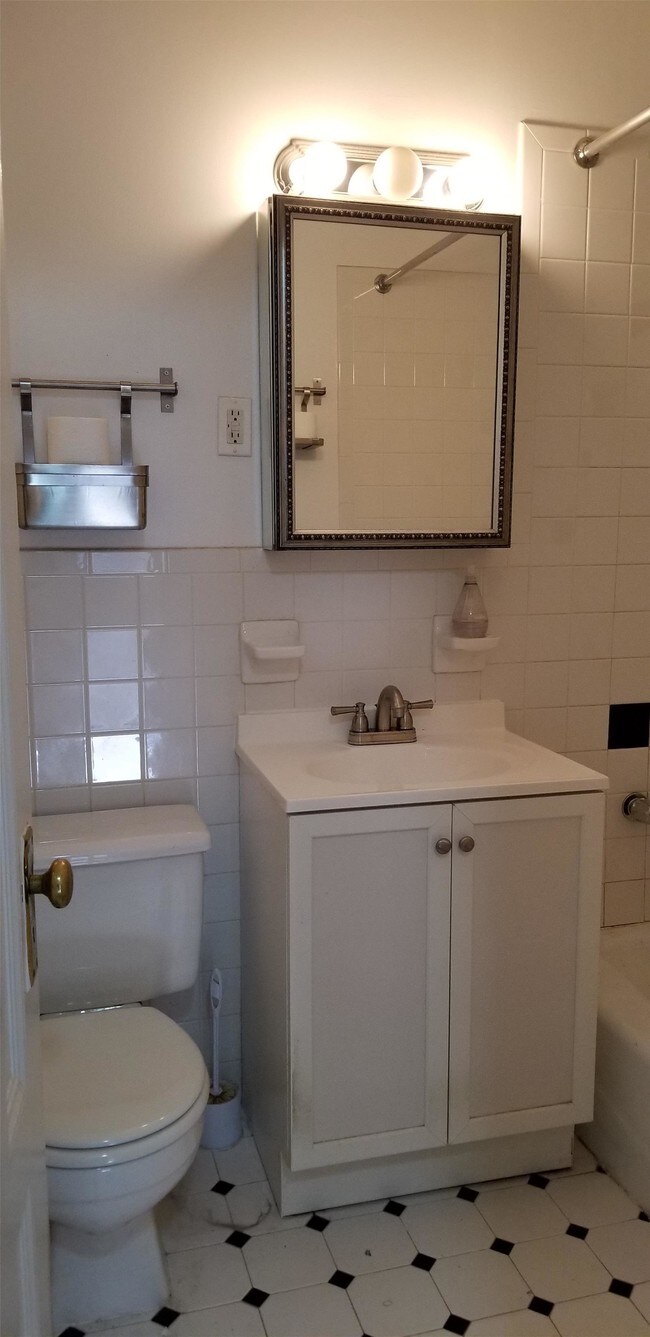 Foto del edificio - 125 E 71st St
