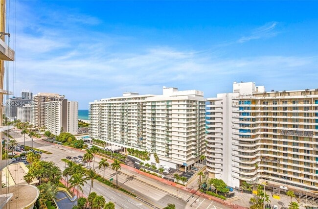 Foto del edificio - 5600 Collins Ave