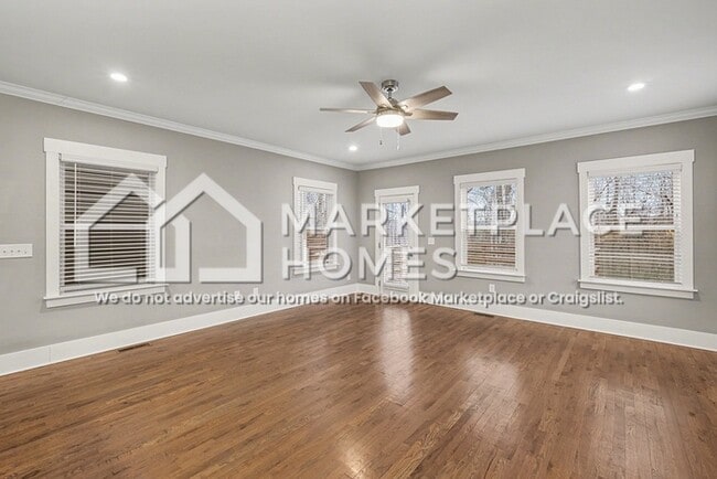 Building Photo - 122 Valley View St