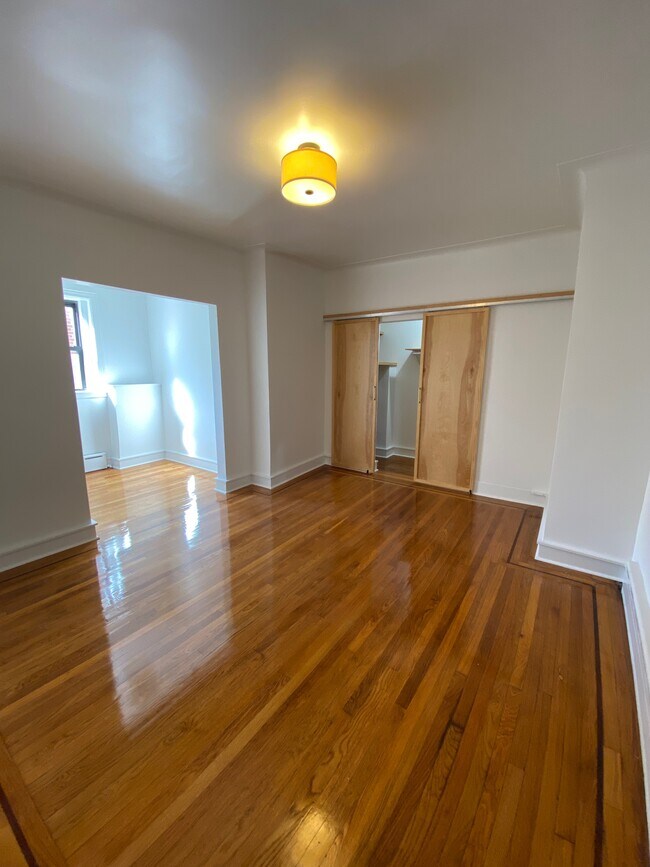 Foto del edificio - 3006 Johnson Ave