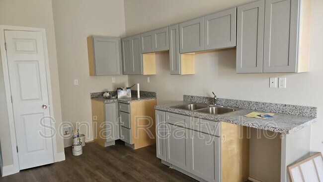 Building Photo - 5317 N Galvez St