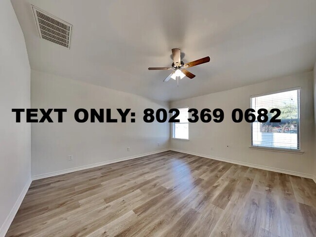 Foto del edificio - 1009 Fox Willow Ct