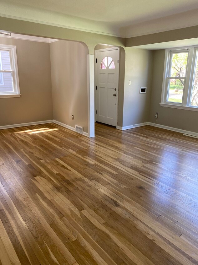 Primary Photo - 20185 Bonnie Bank Blvd