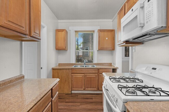 Building Photo - 3503 Oakmont Ave