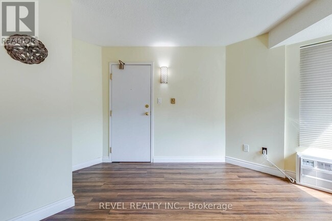 Photo du bâtiment - 94 Trinity St