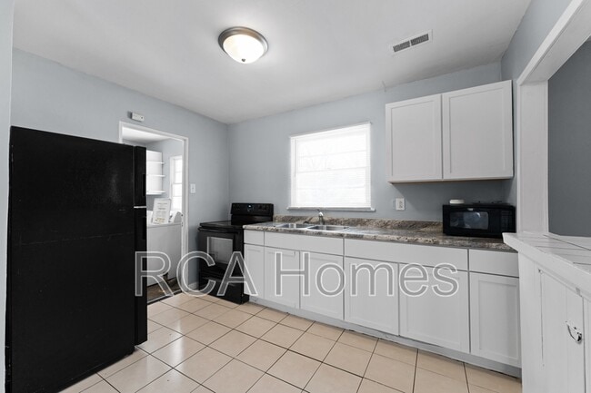 Building Photo - 6262 E 24th St