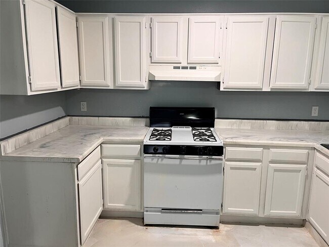 Building Photo - 16631 Gold Ridge Ln