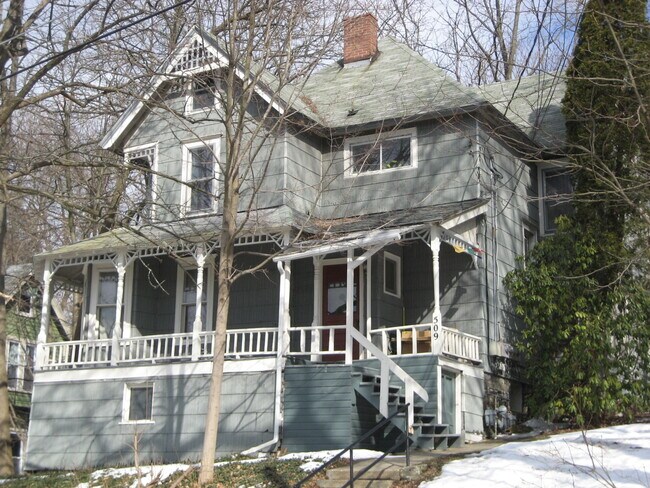 Building Photo - 509 S Cayuga St