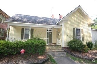 Building Photo - 805 N Buchanan Blvd