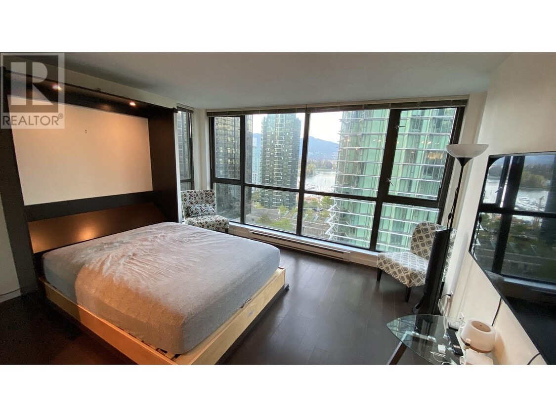Photo principale - 1331-1331 Alberni St