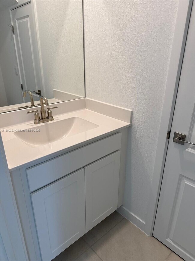 Foto del edificio - 5028 Elderberry St