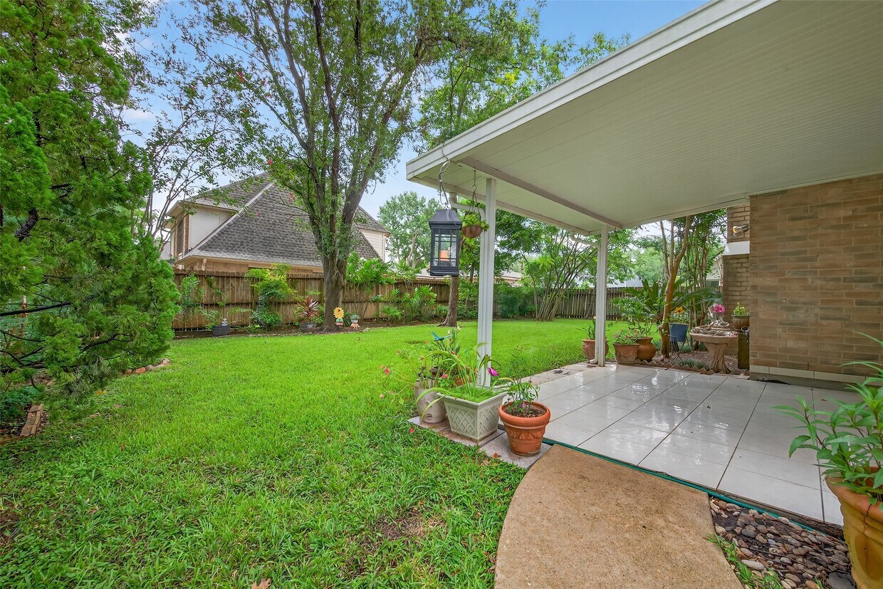 Building Photo - 2803 Randons Bell Dr