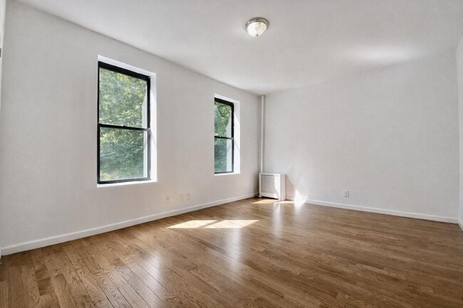 Building Photo - 44 Bennett Ave