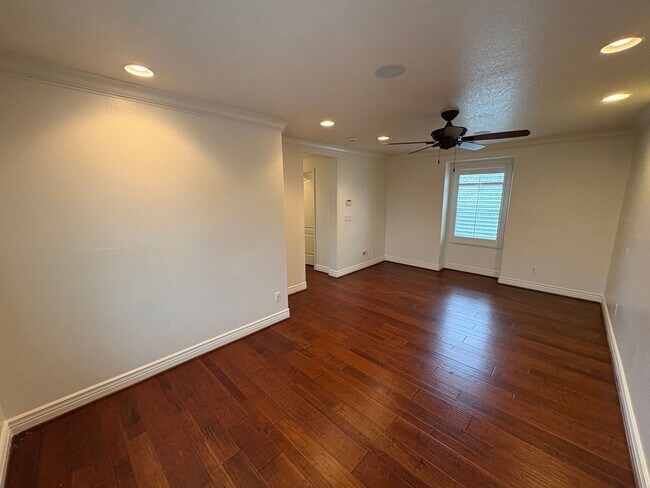 Foto del edificio - Two story home in NW Visalia Rent Ready!