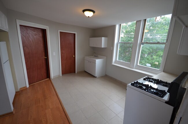 Building Photo - 2815 W 25th Pl