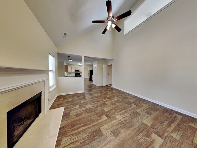 Foto del edificio - 2770 Field Spring Dr