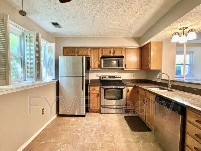 Building Photo - 255 Red Jade Dr