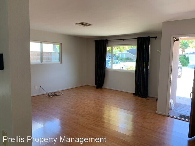 Building Photo - 3 br, 2 bath House - 24010 Kittridge Street