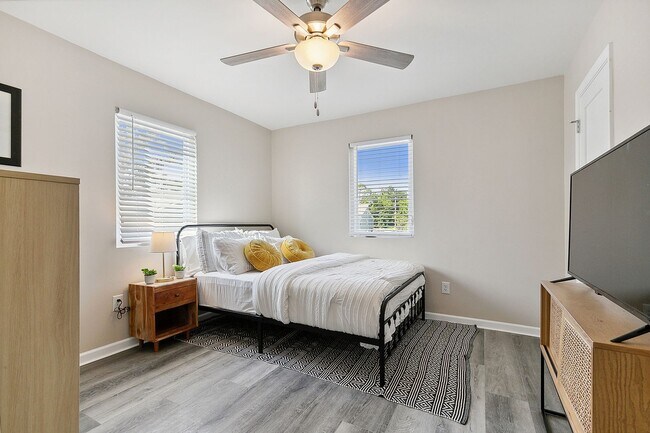 Foto del edificio - Fab La Place Townhome