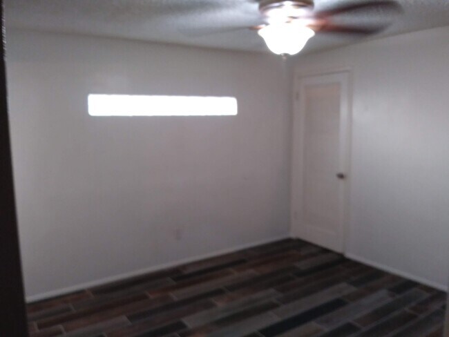 Dormitorio independiente - 355 Olive St