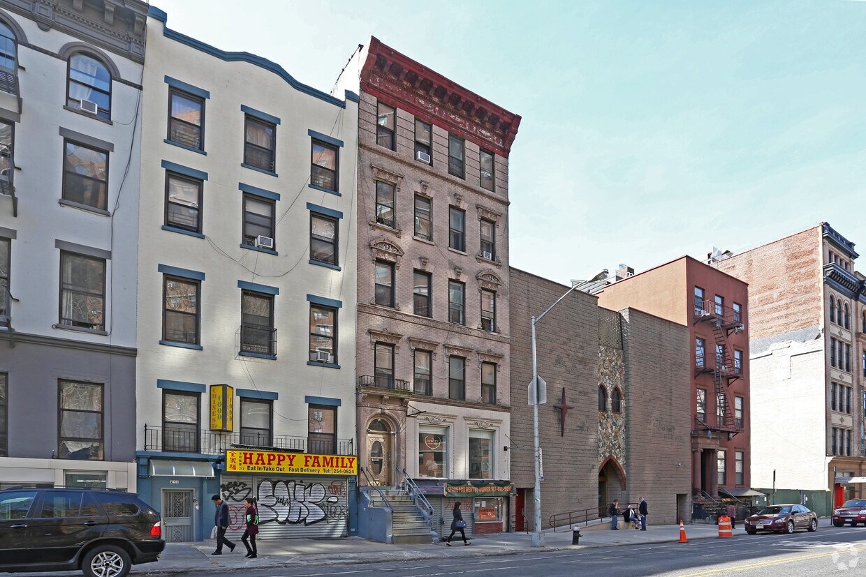 Primary Photo - 211 E Broadway
