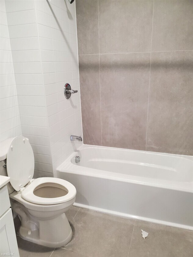 Building Photo - 1 br, 1 bath 4plex - 1019 West Side Avenue 2F