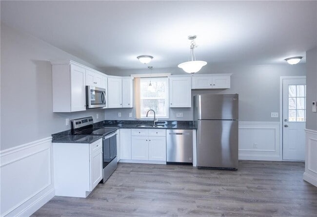 Building Photo - 6 Mainella St