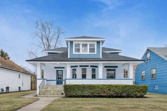 Building Photo - 1638 Oakwood Ave