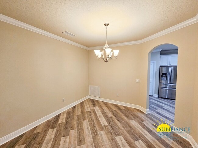 Building Photo - Lovely 3 Bedroom Home in Driftwood Estates!