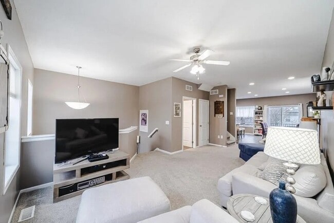 Building Photo - 6871 Jack London Dr