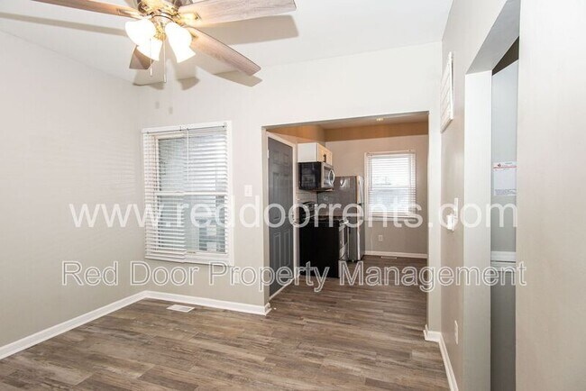 Foto del edificio - 1329 E Market St