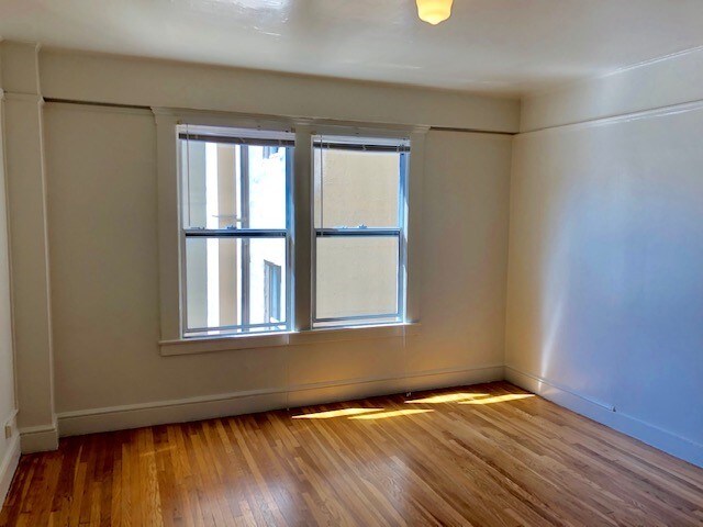 Building Photo - 530 Larkin St