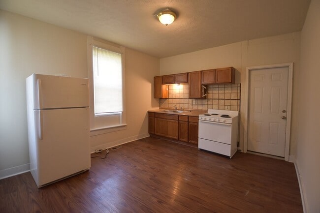 Building Photo - Affordable Two Bedroom Home in Greenfield