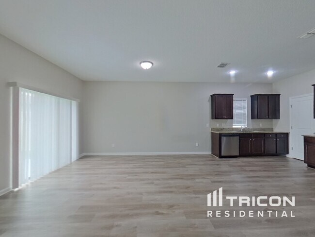 Foto del edificio - 15121 Sora St