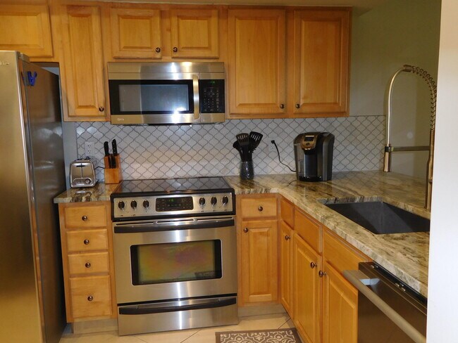 Foto del edificio - 310 Brackenwood Cir