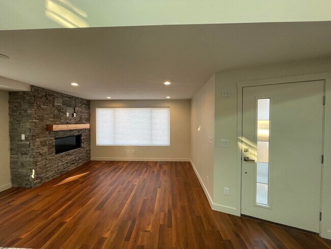 Foto del edificio - Welcome to this stylish and modern 2-bedro...