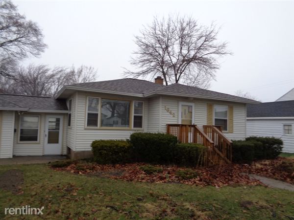 Building Photo - 1642 Ruddiman Dr