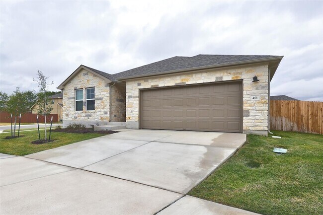 Building Photo - 201 Fairmeadow Downs Dr