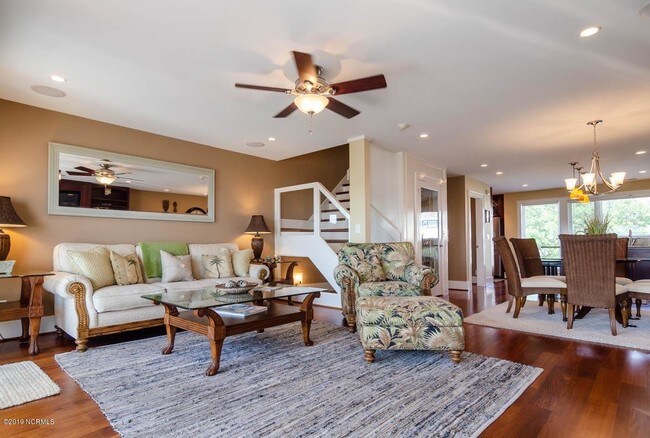 Building Photo - 5414 Marina Club Dr