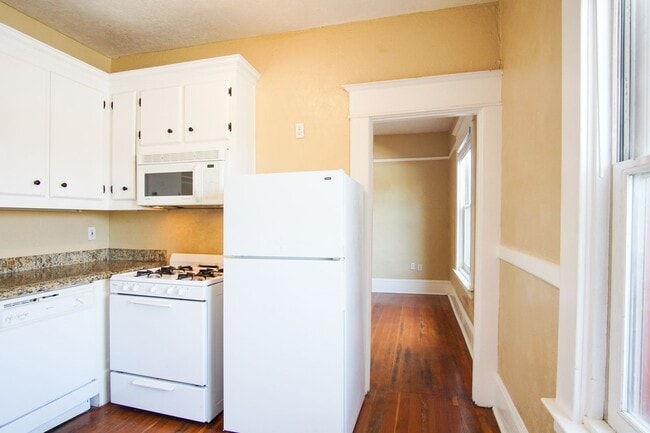 Building Photo - 1008 N Killingsworth St