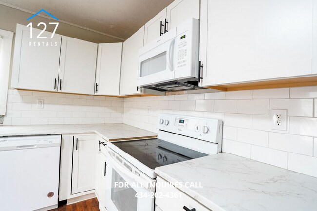 Foto del edificio - Bright & Convenient 1BR Apartment in Lynchburg