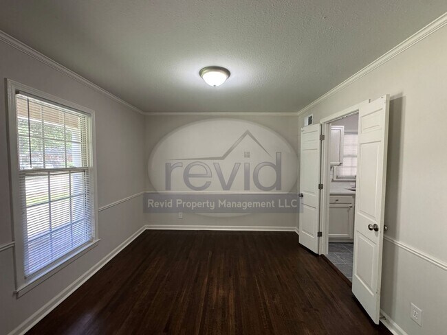 Foto del edificio - 5467 Derron Ave