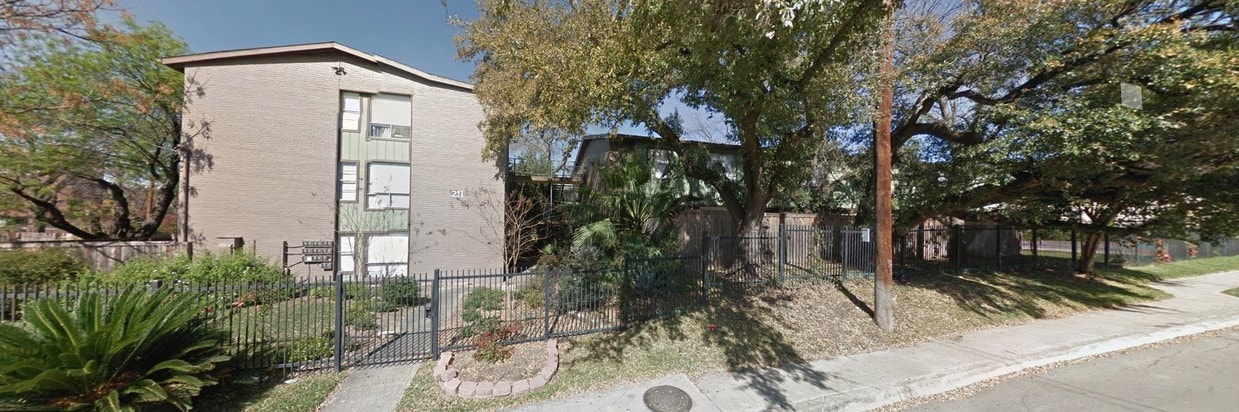 Primary Photo - 211 Natalen Ave