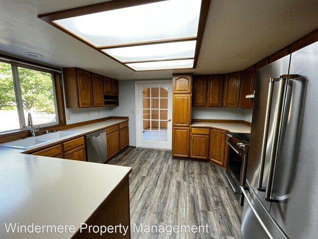 Building Photo - 4 br, 2.5 bath House - 19247 23rd Avenue NE