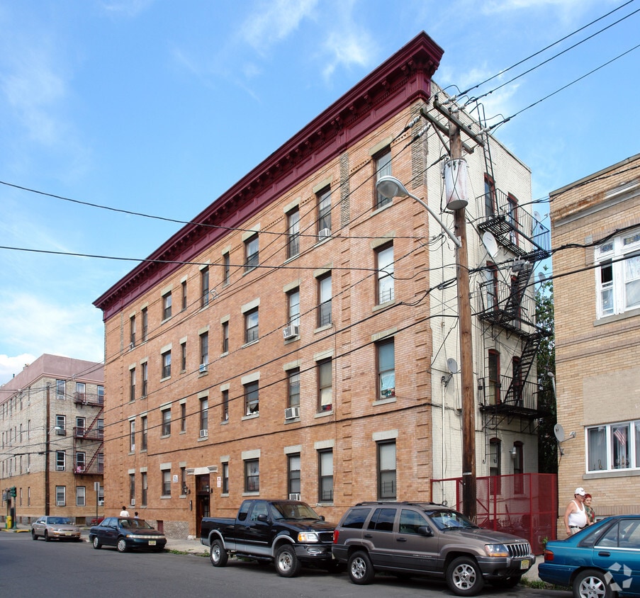 Building Photo - 5608-5614 Palisade Ave