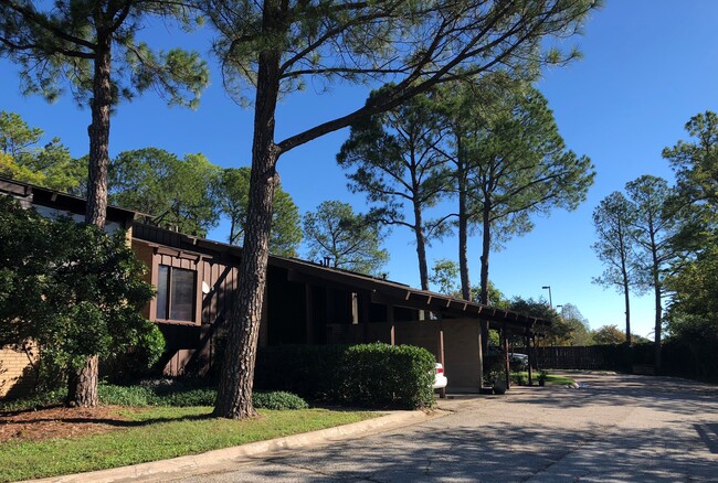 California Style Townhome - 1809 Westminster Street