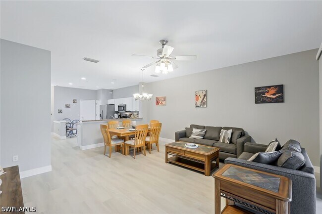 Building Photo - 836 Hampton Cir