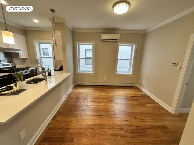 Foto del edificio - 21-63-63 36th St
