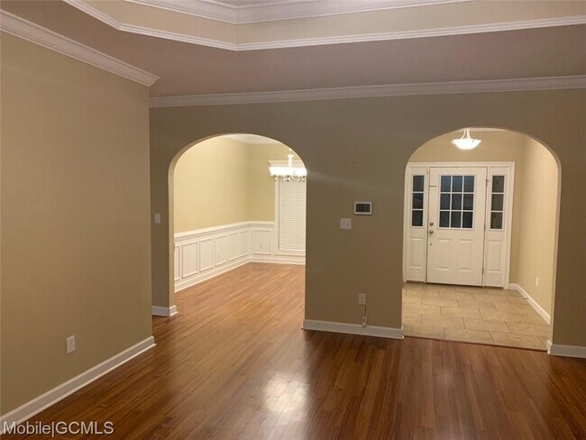Building Photo - 30460 Pinyon Dr